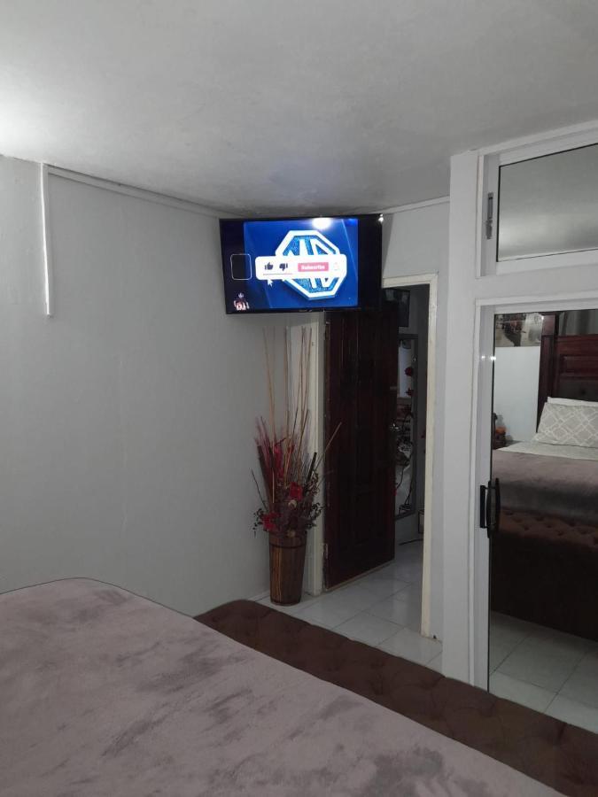 Zipcode Hideaway Guesthouse 波特莫尔 外观 照片